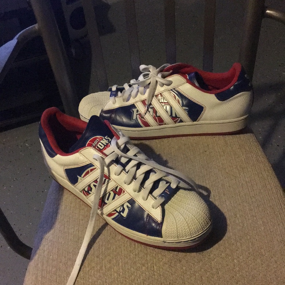 Detroit Pistons Adidas-Shell Toe